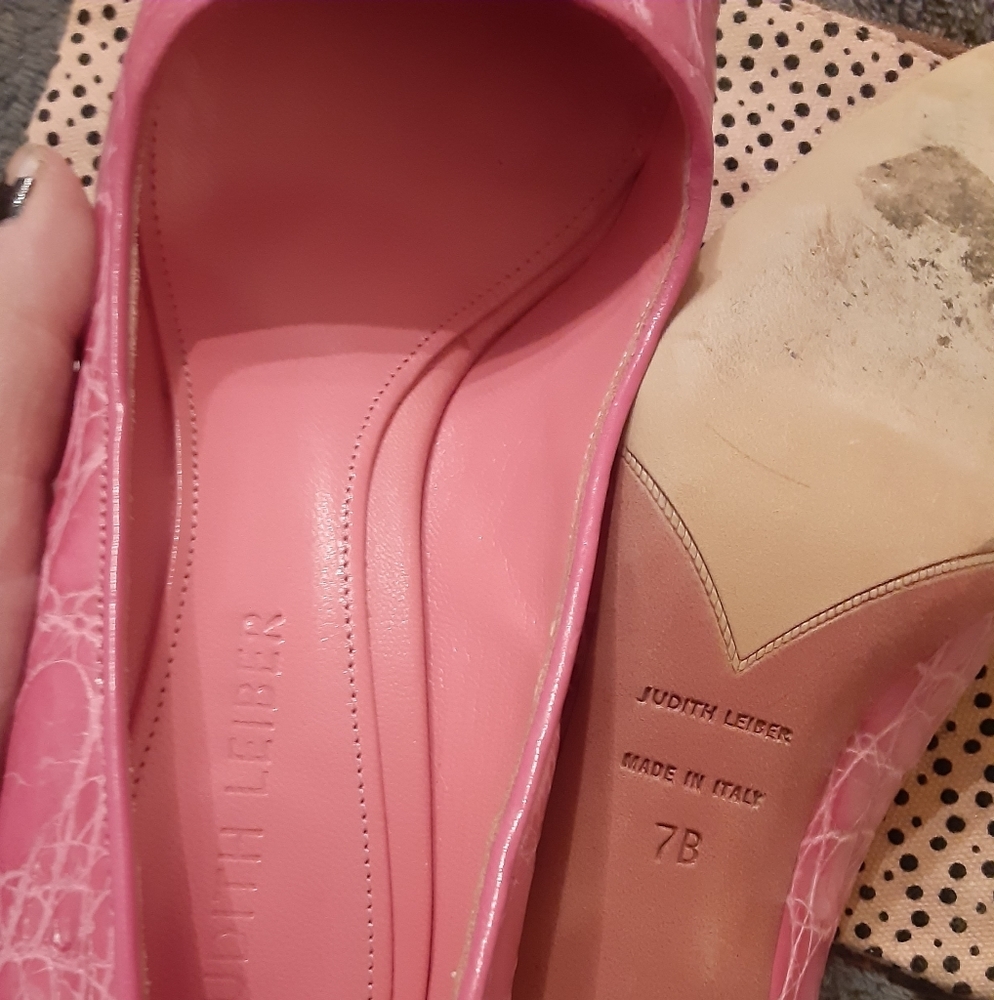 Judith Leiber pink snakeskin heels size 7